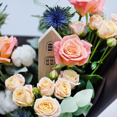 Дом родной букет из роз и хлопка