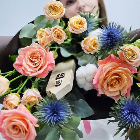 Дом родной букет из роз и хлопка