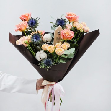 Дом родной букет из роз и хлопка