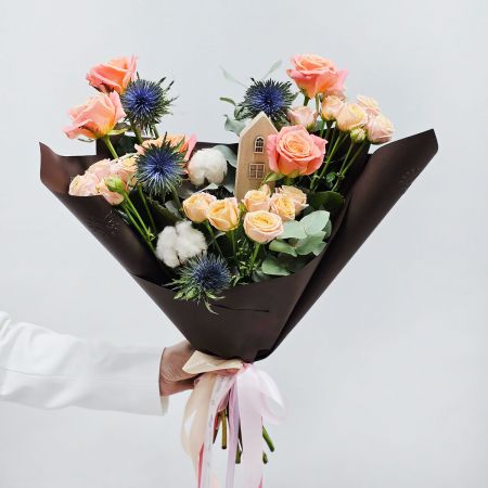 Дом родной букет из роз и хлопка