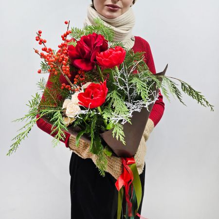 Яркий зимний подарок с тюльпанами