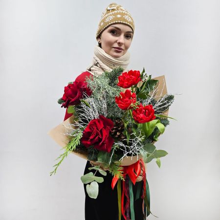 Яркая зима букет с нобилисом и розами