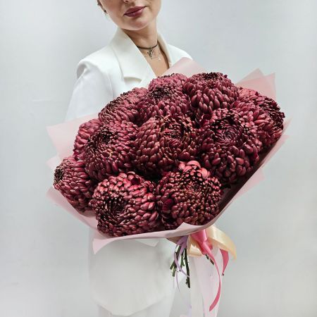 Большой букет из хризантем бигуди