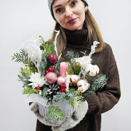 Зимняя композиция со свечой и хлопком