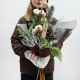 Уютный теплый букет с хвоей