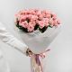 Розовая кустовая роза в букете 15 шт