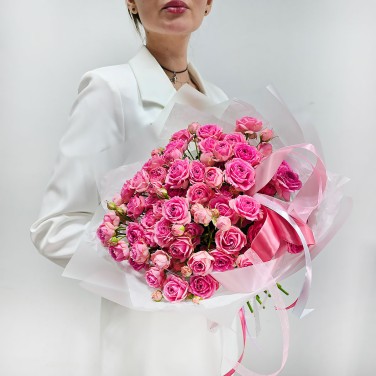 Букет кустовых пионовидных роз Малиновость 19