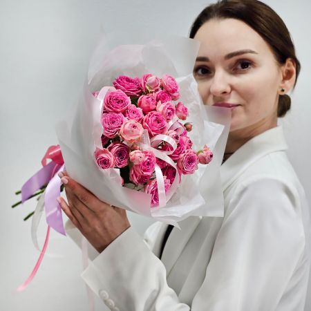 Букет кустовых пионовидных роз Малиновость 7