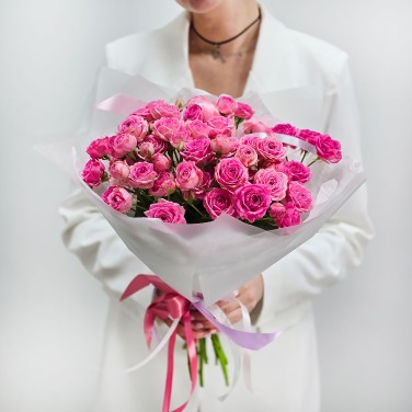 Букет кустовых пионовидных роз Малиновость 11