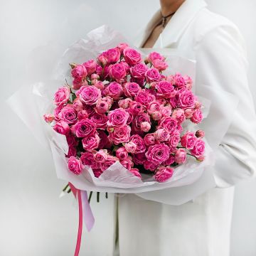 Букет кустовых пионовидных роз Малиновость 15