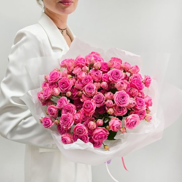 Букет кустовых пионовидных роз Малиновость 15