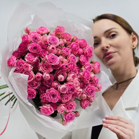 Букет кустовых пионовидных роз Малиновость 15