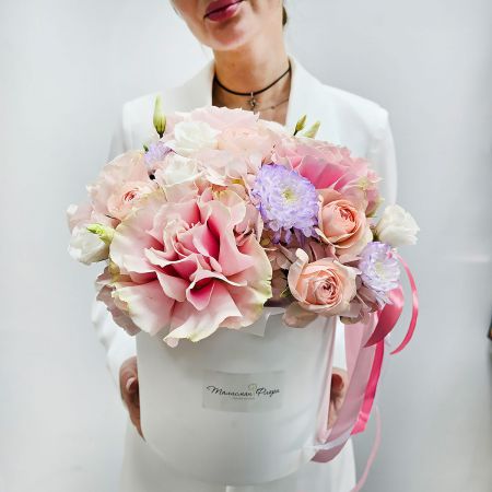 Букет из розовых французских роз в коробке