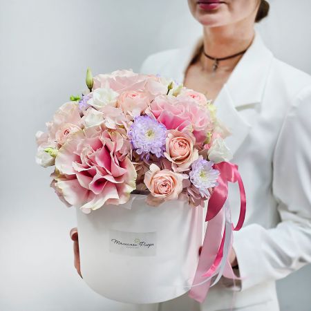 Букет из розовых французских роз в коробке