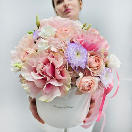 Букет из розовых французских роз в коробке