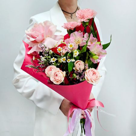 Букет из розовых цветов С Днем Рождения