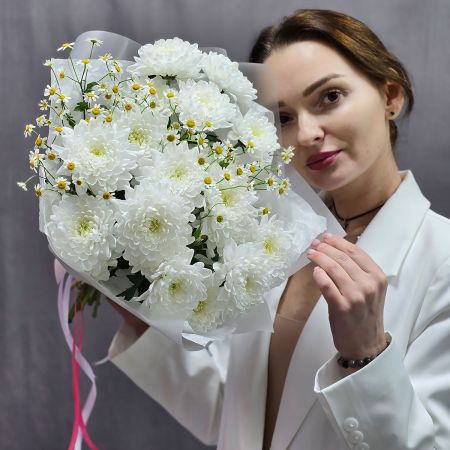 Букет белых цветов Светлость полевая