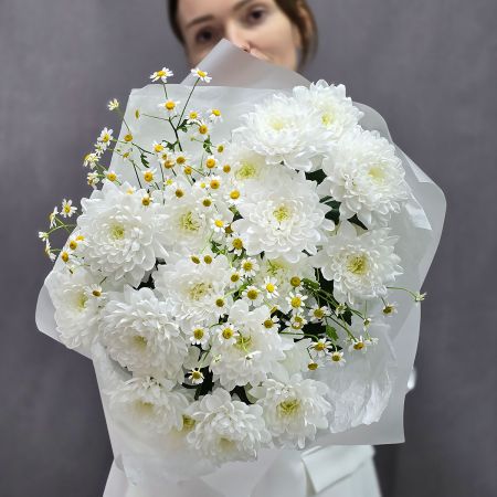 Букет белых цветов Светлость полевая