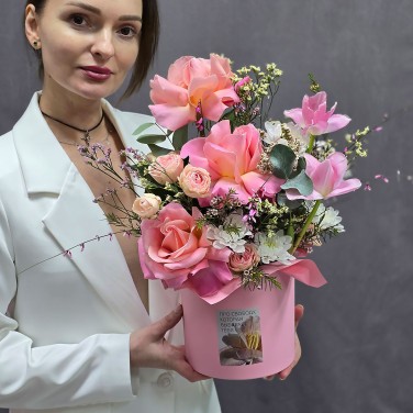 Цветы в коробке Собрано ветром