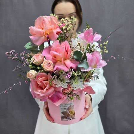 Цветы в коробке Собрано ветром