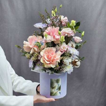 Французские розы в шляпной коробке Розовый сад