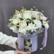 Букет белых летних цветов в коробке