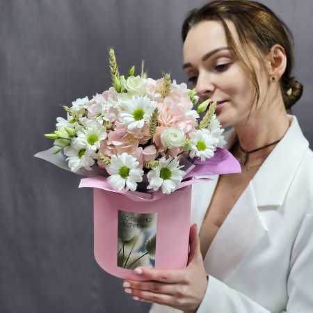 Цветы в коробке с гортензией Розовое облако