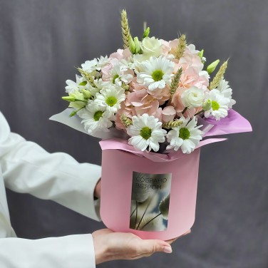 Цветы в коробке с гортензией Розовое облако