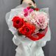 Французские алые и розовые розы Отблеск огня