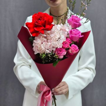 Букет гортензии и роз Улыбнись ка