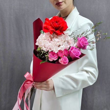 Букет гортензии и роз Улыбнись ка