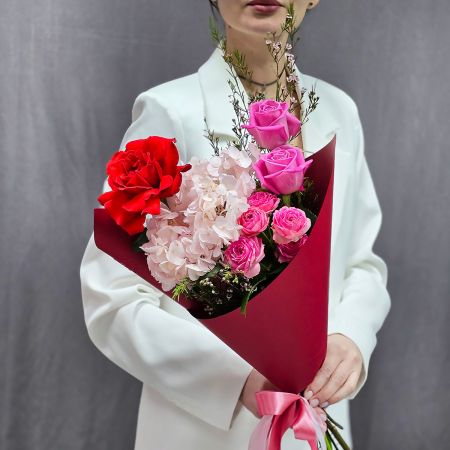 Букет гортензии и роз Улыбнись ка