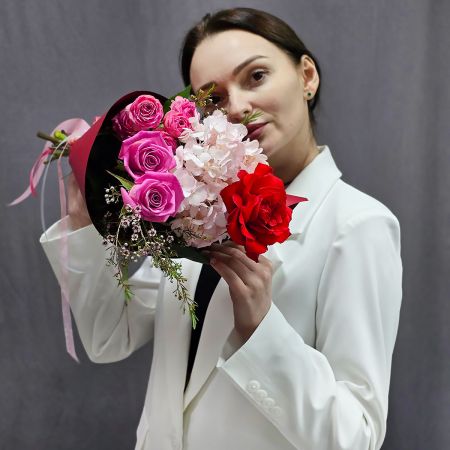 Букет гортензии и роз Улыбнись ка