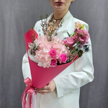 Букет с гортензией Розовое сияние