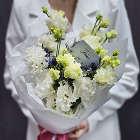 Букет белого лизиантуса Недотрога