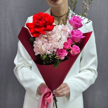 Букет гортензии и роз Улыбнись ка