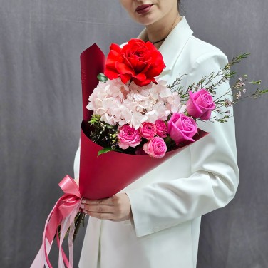 Букет гортензии и роз Улыбнись ка