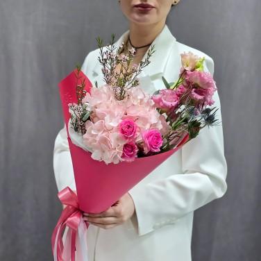 Букет с гортензией Розовое сияние