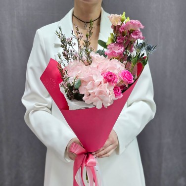 Букет с гортензией Розовое сияние