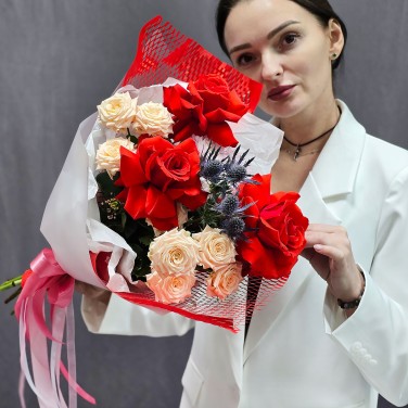 Букет алых роз Ветер страсти