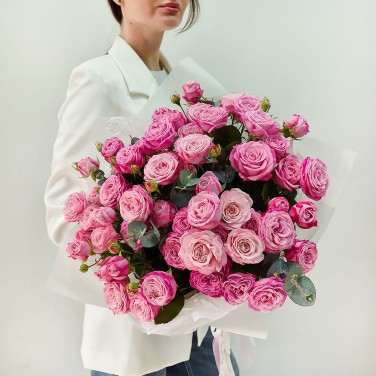 Монобукет кустовых роз Чаровница