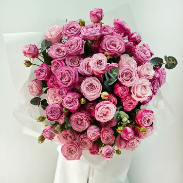 Монобукет кустовых роз Чаровница