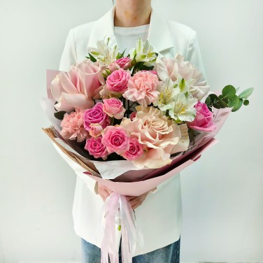 Авторский букет из роз Цветущий май