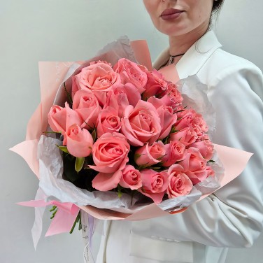 Монобукет из 23 розовой розы Кения