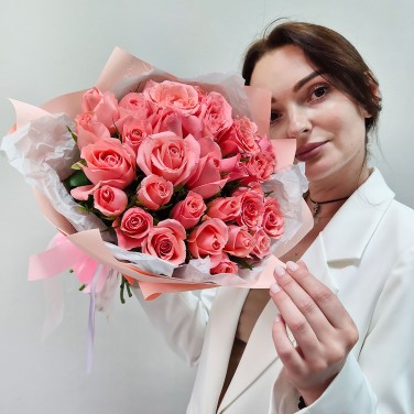 Монобукет из 23 розовой розы Кения