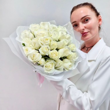 Монобукет из 31 белой розы кения