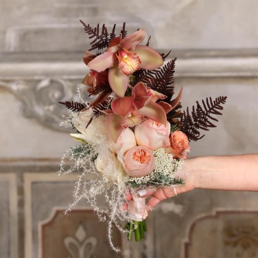 Свадебный букет из орхидей Теплый Сатурн Козерог