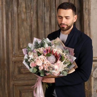 Букет с протеей Совершенство Козерог