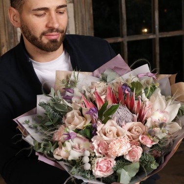 Букет с протеей Совершенство Козерог