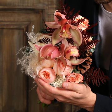 Свадебный букет из орхидей Теплый Сатурн Козерог